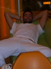 Ο Kostas Kostopoulos όταν τον παίρνουν τηλέφωνο