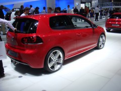 GOLF R Εκθεση Φρανkφουρτης 2011 σε Firespark Red chroma