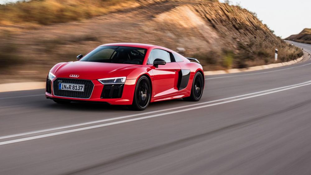 audir8_2015_1.jpg