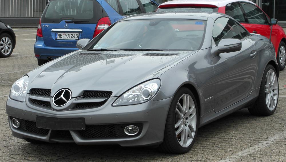 Mercedes_SLK_200_Kompressor_Sportpaket_(R171)_Facelift_front_20100612.jpg